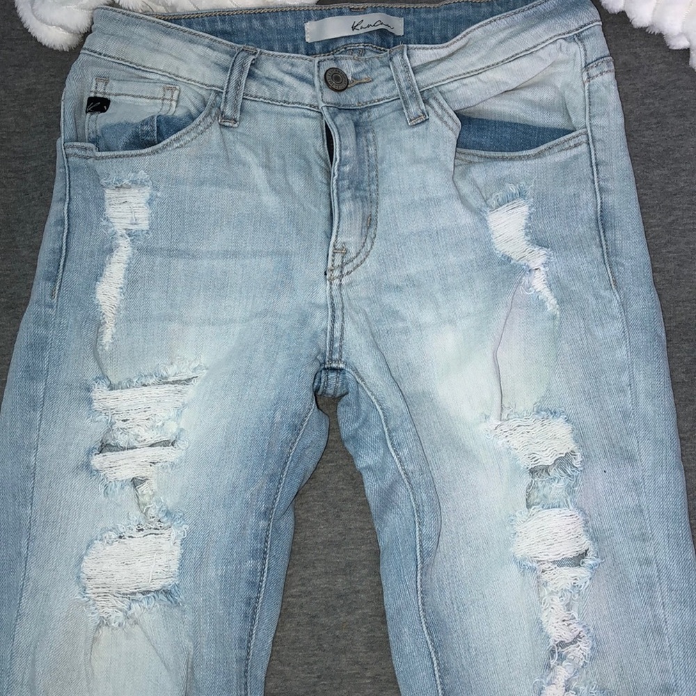 Ripped skinny jeans